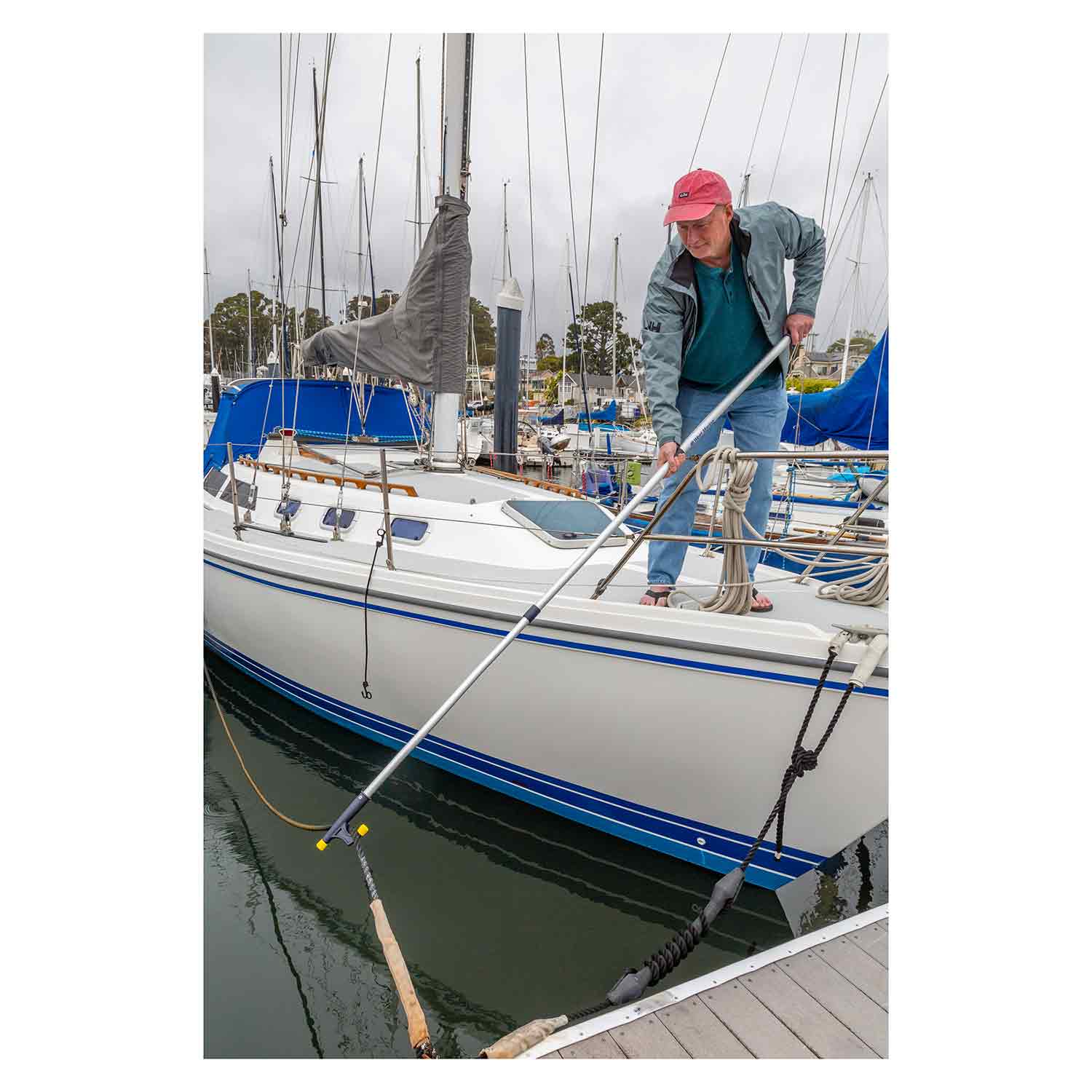 West Marine Floating and Telescoping Boat Hook, 53 to 8' 85002A